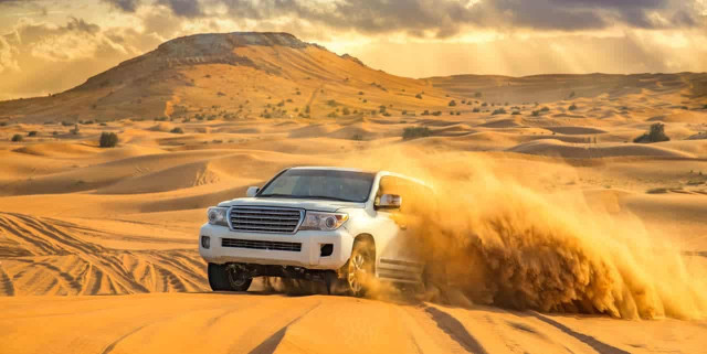 Dubai: Premium Desert Safari, Camel Ride & Buffet Dinner at Camp 1