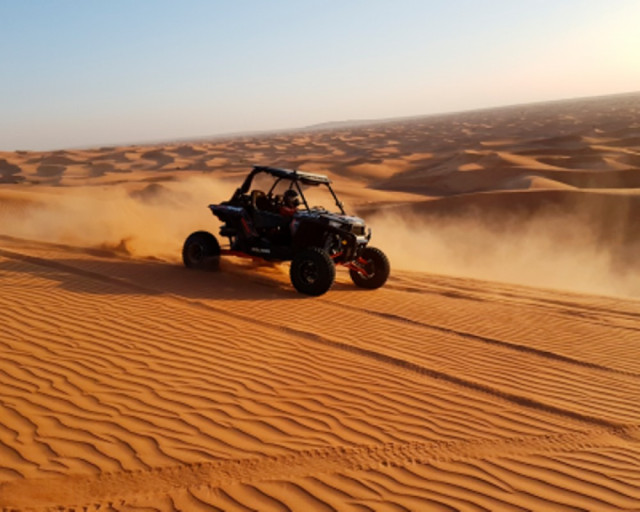 Dubai: Premium Desert Safari, Camel Ride & Buffet Dinner at Camp 1